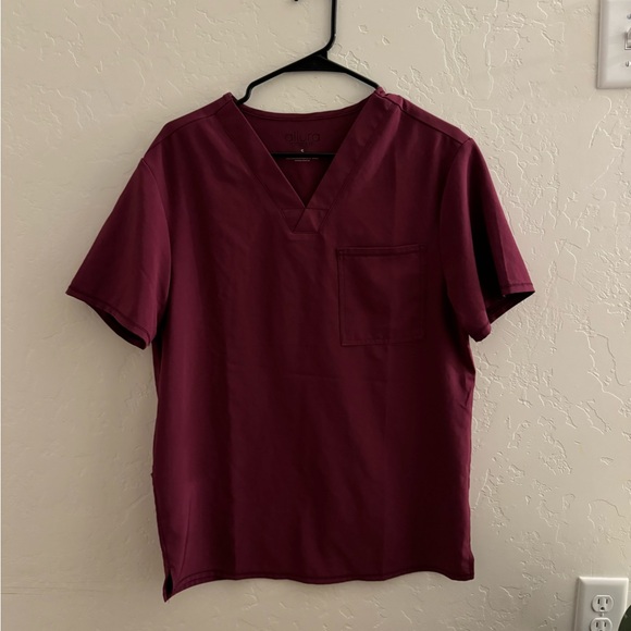 Maroon Allura scrubs set in small - Picture 4 of 6